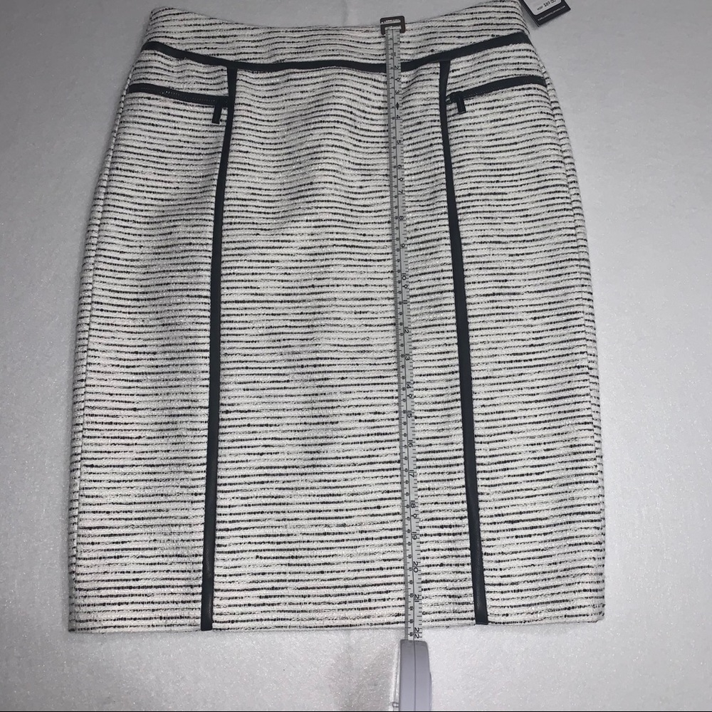 Karl Lagerfeld Paris Skirt sz 2 - Picture 4 of 6